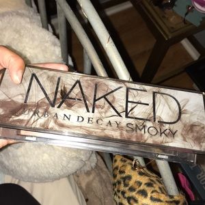 Urban Decay Naked Smoky Eyeshadow Palette
